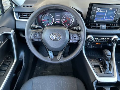Used 2021 Toyota RAV4 XLE w/ Carpet Mat Package (TMS) FWD image 13