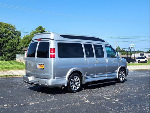 Used 2022 GMC Savana 2500 w/ Enhanced Convenience Package RWD image 14