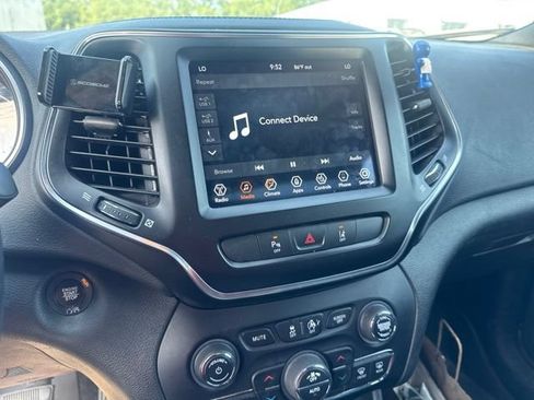 Used 2021 Jeep Cherokee Latitude Lux 80th Anniv w/ Quick Order Package 26U 80TH FWD image 12