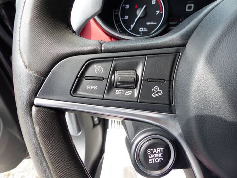 Used 2018 Alfa Romeo Stelvio Sport w/ Quick Order Package 22J Sport AWD/4WD image 28
