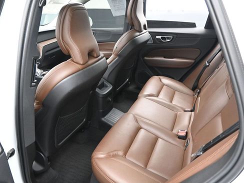 Used 2019 Volvo XC60 T8 Inscription w/ Advanced Package image 27