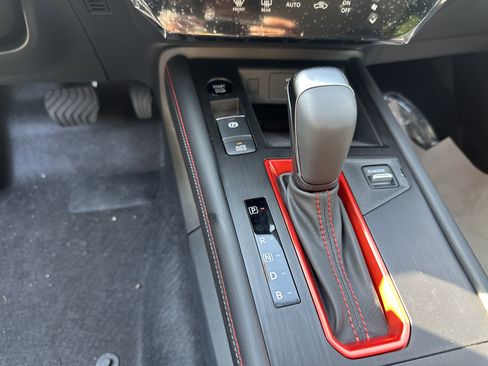 New 2025 Nissan Kicks SR image 29
