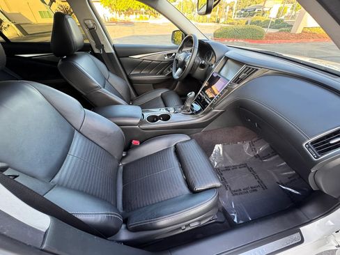 Used 2018 INFINITI Q50 Sport RWD image 12