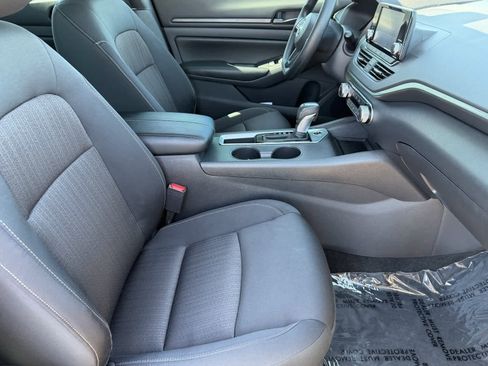 Certified 2024 Nissan Altima 2.5 S image 11