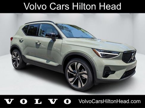 New 2025 Volvo XC40 B5 Plus w/ Protection Package Premier AWD/4WD image 1