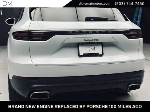Used 2020 Porsche Cayenne AWD/4WD image 16
