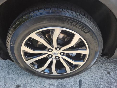 Used 2025 Ford Explorer ST-Line AWD/4WD image 14