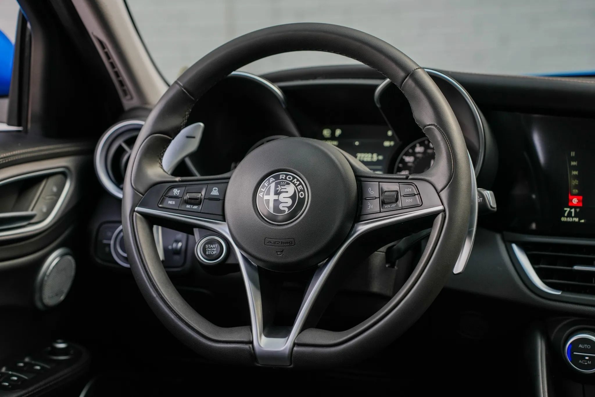 Used 2018 Alfa Romeo Giulia Ti Sport w/ Quick Order Package 22S Sport AWD/4WD image 14