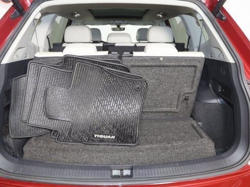 Used 2018 Volkswagen Tiguan SEL w/ 3rd Row Seat Package image 52