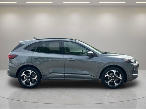 Used 2023 Ford Escape ST-Line Elite w/ Premium Technology Package AWD/4WD image 6
