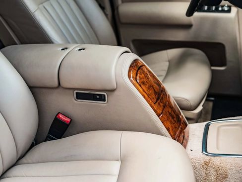 Used 2004 Rolls-Royce Phantom Sedan RWD image 40