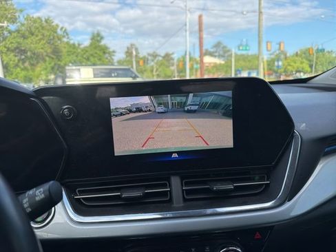 Used 2025 Chevrolet Trax LT w/ Driver Confidence Package image 15