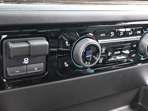 Used 2025 Chevrolet Silverado 1500 LT Trail Boss w/ Convenience Package II image 25