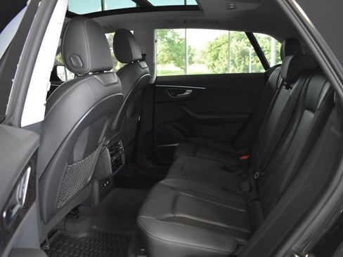 Used 2020 Audi Q8 Premium Plus w/ Premium Plus Package AWD/4WD image 24