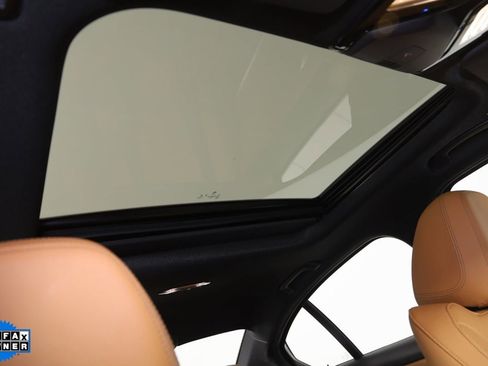 Used 2023 BMW 330i xDrive Sedan w/ Driving Assistance Package image 11