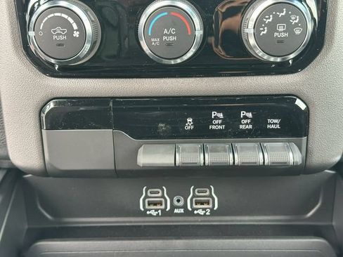 New 2026 RAM 1500 Express AWD/4WD image 18