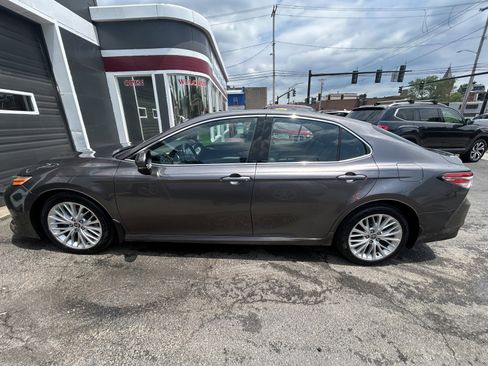 Used 2020 Toyota Camry XLE AWD/4WD image 5
