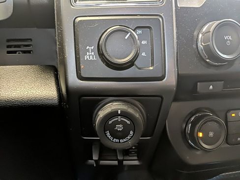 Used 2018 Ford F150 XLT w/ Equipment Group 302A Luxury AWD/4WD image 21