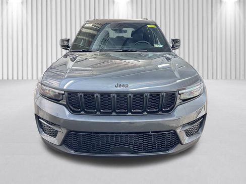 New 2025 Jeep Grand Cherokee Laredo image 11