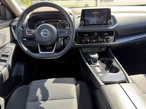 Used 2021 Nissan Rogue SV FWD image 9
