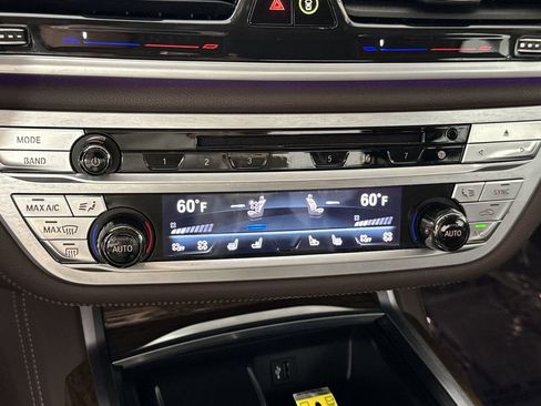 Used 2019 BMW 750i xDrive w/ Executive Package AWD/4WD image 19