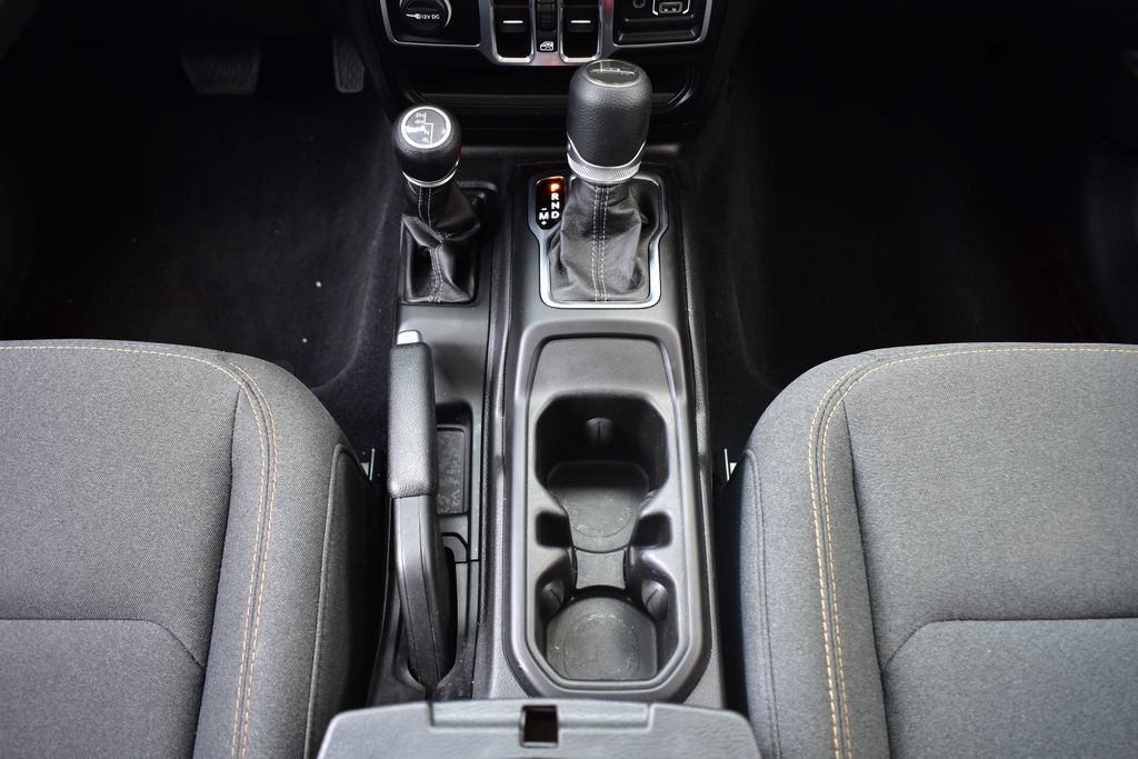 Used 2025 Jeep Gladiator Sport AWD/4WD image 31