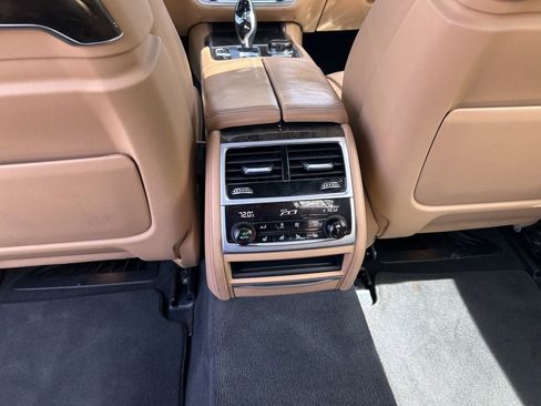 Used 2018 BMW 750i image 28