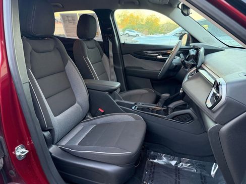 Used 2025 Chevrolet TrailBlazer LT image 34