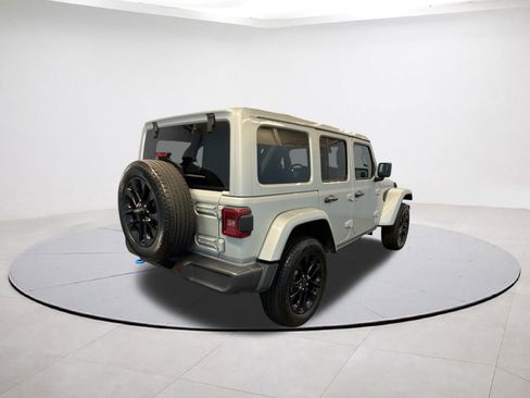 Used 2024 Jeep Wrangler Sahara image 6