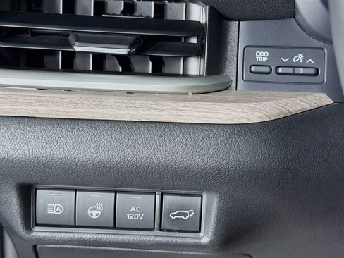 Used 2024 Toyota Grand Highlander AWD Hybrid image 15