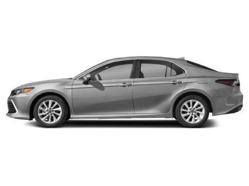 Used 2021 Toyota Camry LE FWD image 3