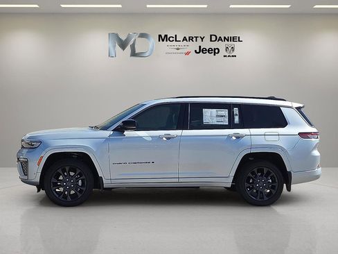 New 2026 Jeep Grand Cherokee L Limited AWD/4WD image 3