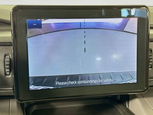 Used 2024 Ford Explorer XLT image 39