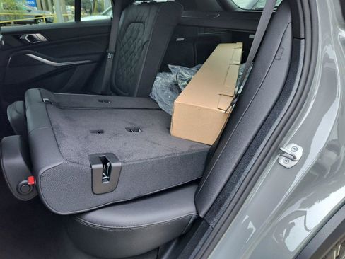Used 2025 BMW X5 xDrive40i w/ Parking Assistance Package image 16