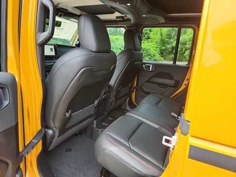 New 2026 Jeep Wrangler Unlimited Rubicon AWD/4WD image 6