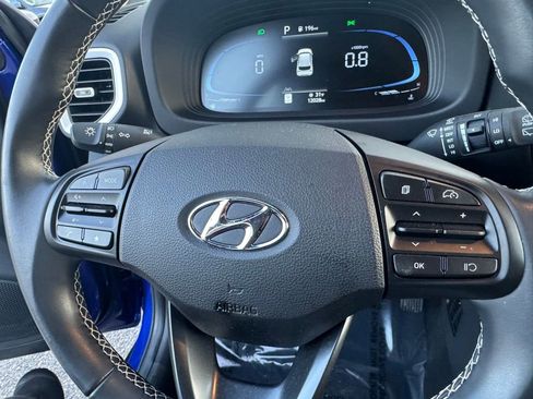 Used 2024 Hyundai Venue Limited image 31