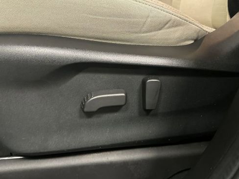 Used 2024 Subaru Ascent Premium w/ Convenience Package image 14