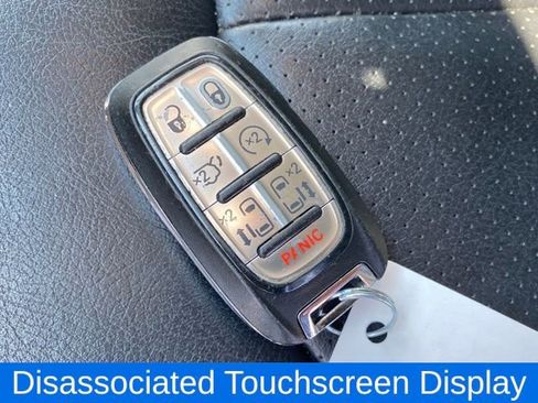 Used 2021 Chrysler Pacifica Touring-L FWD image 25