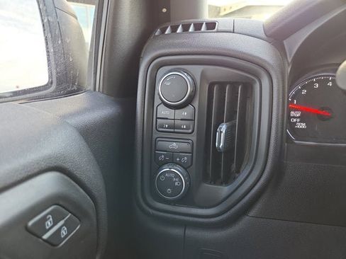 Used 2021 Chevrolet Silverado 1500 Custom Trail Boss w/ Midnight Edition image 18