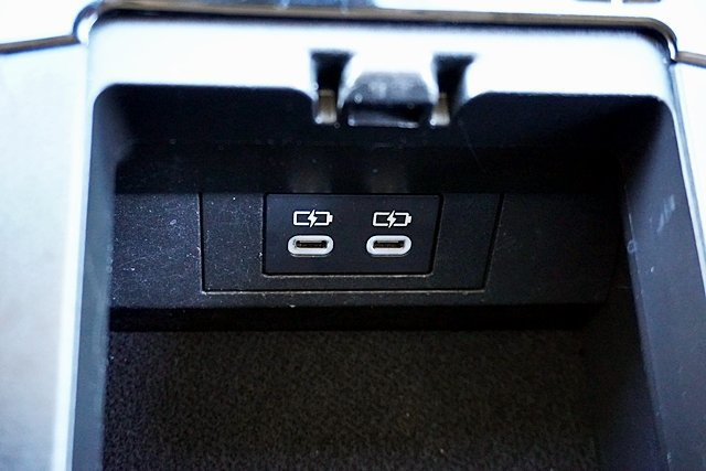 Used 2024 Toyota Prius Limited w/ Limited Premium Package FWD image 46