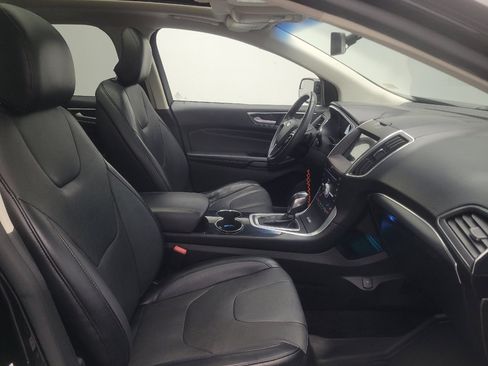 Used 2018 Ford Edge Titanium w/ Equipment Group 301A FWD image 21