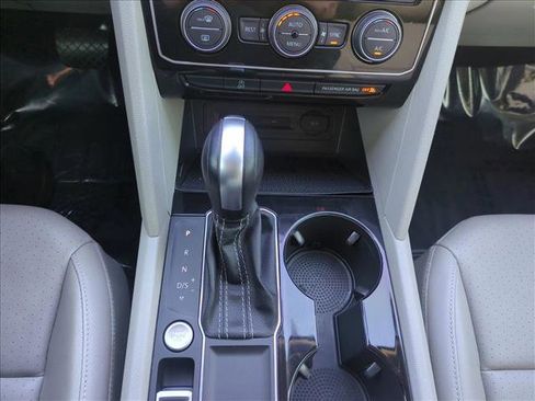 Used 2022 Volkswagen Atlas SE w/ Black Wheel Package image 12