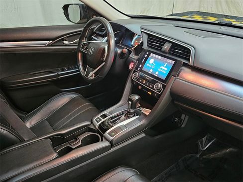 Used 2016 Honda Civic Touring image 11