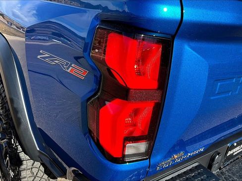 Used 2024 Chevrolet Colorado ZR2 w/ ZR2 Convenience Package III image 33