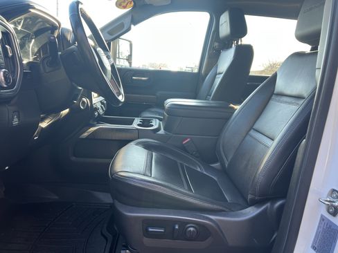 Used 2023 GMC Sierra 2500 Denali w/ Denali Ultimate Package image 16