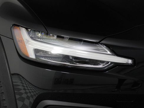 New 2026 Volvo V60 B5 Cross Country Plus w/ Protection Package AWD/4WD image 14