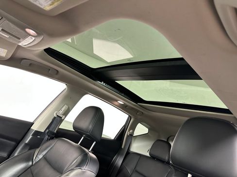Used 2018 Nissan Murano Platinum FWD image 22