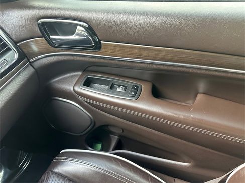 Used 2019 Jeep Grand Cherokee Overland image 34