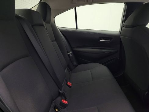 Used 2021 Toyota Corolla LE image 19
