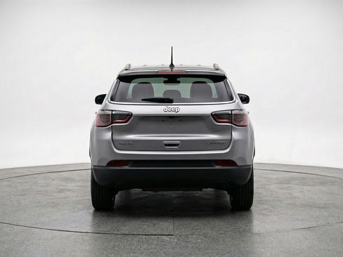 Used 2025 Jeep Compass Limited AWD/4WD image 7